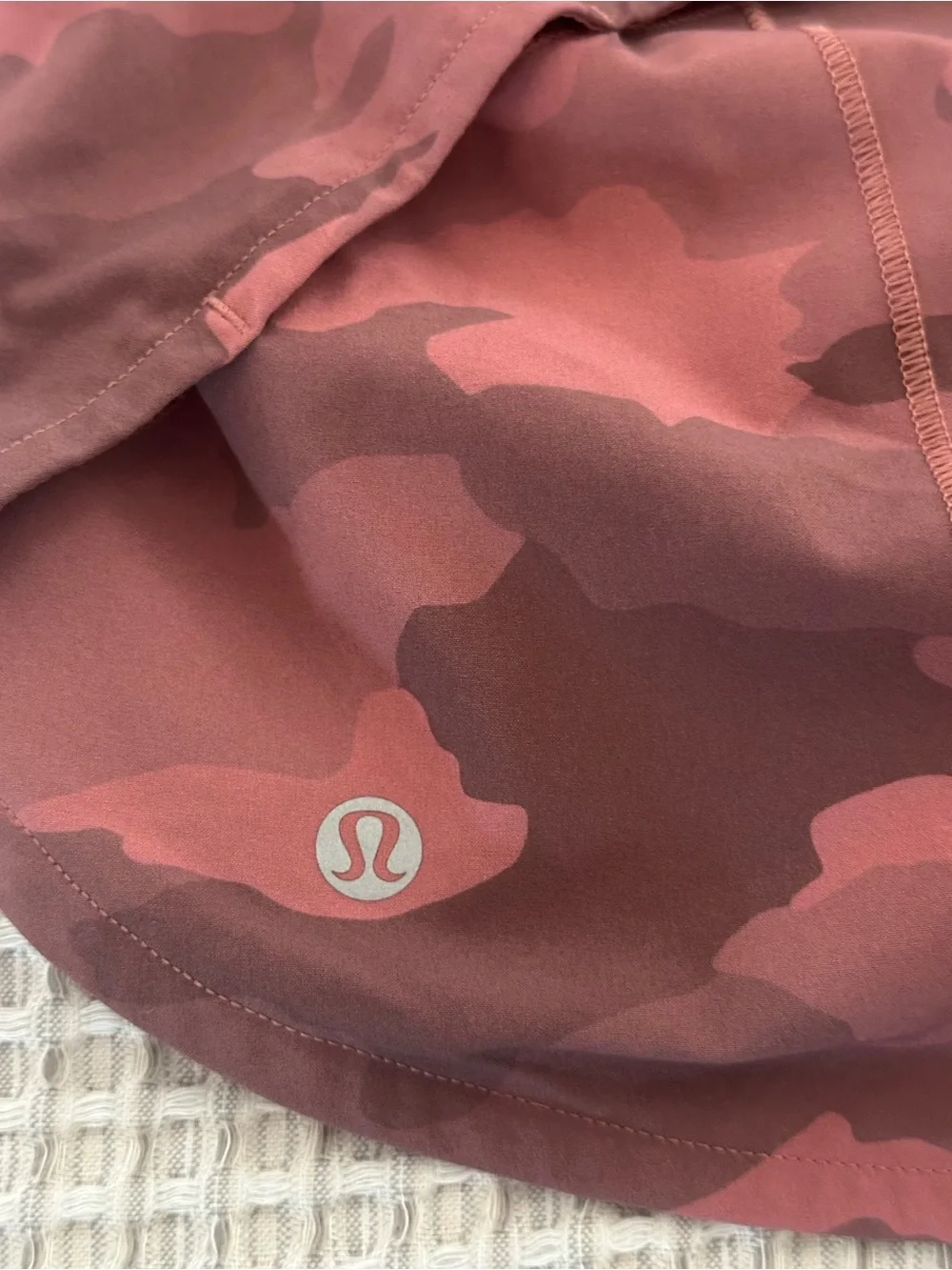 Lululemon Speed Up HR Short 2.5" - Heritage 365 Camo Brier Rose Multi - Size 6 - Picture 7 of 12